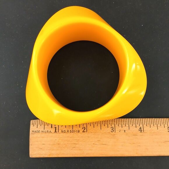 Vintage Chunky Yellow Bakelite Bangle Bracelet 2.5” Abstract Design - Picture 8 of 12